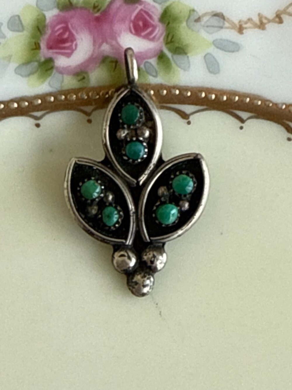 Vtg 50s Zuni Native American Petit Point Green Turquoise Leaf Pendant Sterling